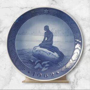Vintage Royal Copenhagen THE LITTLE MERMAID AT WINTERTIME 1962 Blue Plate